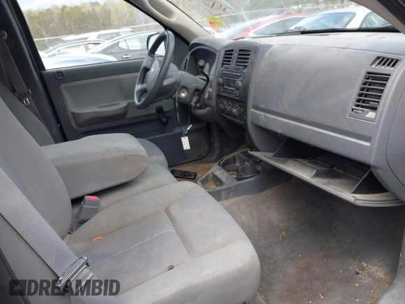 2006 Dodge Dakota ST with VIN 1D7HE22K56S620991, listed as a IAAI auction lot 41824591 with 111,310 mi miles and . Bid and sale history available at DreamBid. Image 8.