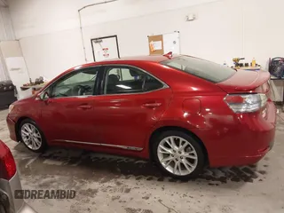 2010 Lexus HS 250h z VIN JTHBB1BA3A2005521, wystawiony jako IAAI lot #41817775 z przebiegiem 233 086 mil mil oraz . Historia ofert i sprzedaży dostępna na DreamBid. Obrazek 14.