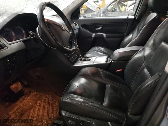2013 Volvo XC90 R-Design with VIN YV4952CT8D1639640, listed as a Copart auction lot 83015274 with 113,805 mi miles and Salvage Title. Bid and sale history available at carsss.com. Image 7.