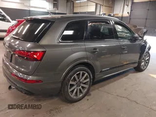 2024 Audi Q7 Premium Plus z VIN WA1LCBF71RD004059, wystawiony jako IAAI lot #42049719 z przebiegiem 10 651 mil mil oraz . Historia ofert i sprzedaży dostępna na DreamBid. Obrazek 4.