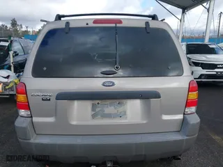 2001 Ford Escape XLT with VIN 1FMCU03101KD92811, listed as a IAAI auction lot 41589086 with 171,070 mi miles. Bid and sale history available at carsss.com. Image 16.
