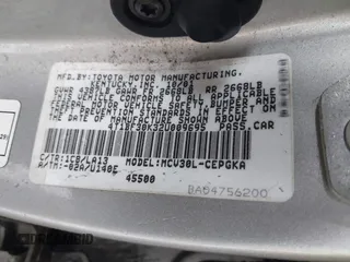 2002 Toyota Camry XLE z VIN 4T1BF30K32U009695, wystawiony jako IAAI lot #42376626 z przebiegiem 291 800 mil mil oraz . Historia ofert i sprzedaży dostępna na DreamBid. Obrazek 9.