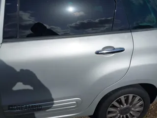 2014 FIAT 500L Easy with VIN ZFBCFABH5EZ024112, listed as a IAAI auction lot 41962896 with 139,273 mi miles. Bid and sale history available at carsss.com. Image 6.