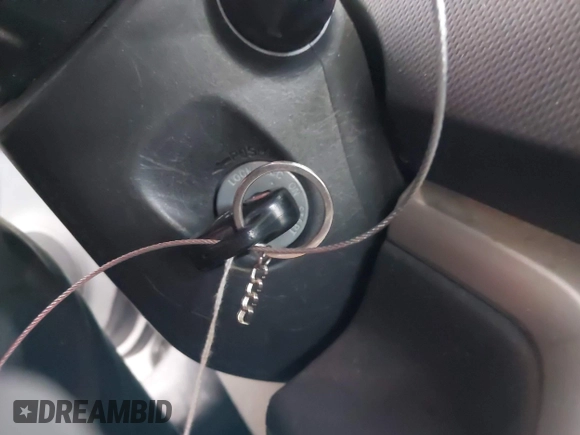 2009 Scion xB z VIN JTLKE50E091096548, wystawiony jako IAAI lot #42225785 z przebiegiem 97 027 mil mil oraz . Historia ofert i sprzedaży dostępna na DreamBid. Obrazek 11.