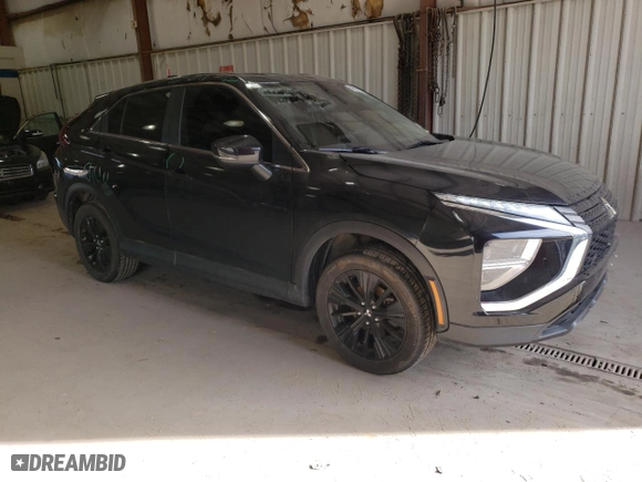 2022 Mitsubishi Eclipse Cross LE with VIN JA4ATVAA0NZ058753, listed as a Copart auction lot 46917305 with 31,683 mi miles and Salvage Title. Bid and sale history available at carsss.com. Image 4.