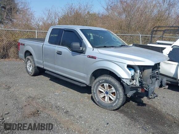 2016 Ford F-150 XLT with VIN 1FTFX1EFXGFA83792, listed as a IAAI auction lot 41034017 with 166,995 mi miles. Bid and sale history available at carsss.com. Image 1.