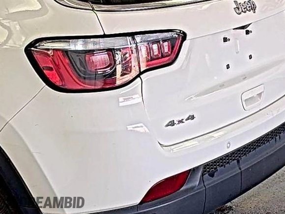 2019 Jeep Compass Latitude z VIN 3C4NJDBB1KT639096, wystawiony jako IAAI lot #42597978 z przebiegiem 110 803 mil mil oraz . Historia ofert i sprzedaży dostępna na DreamBid. Obrazek 29.