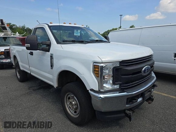 2018 Ford F-250 XLT with VIN 1FTBF2B61JEB24898, listed as a IAAI auction lot 42854197 with 108,352 mi miles and . Bid and sale history available at DreamBid. Image 20.