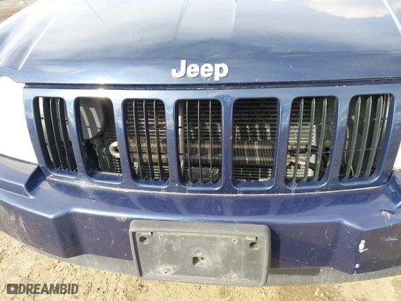 2005 Jeep Grand Cherokee Laredo with VIN 1J8GR48K45C534005, listed as a IAAI auction lot 41759692 with 211,566 mi miles. Bid and sale history available at carsss.com. Image 6.