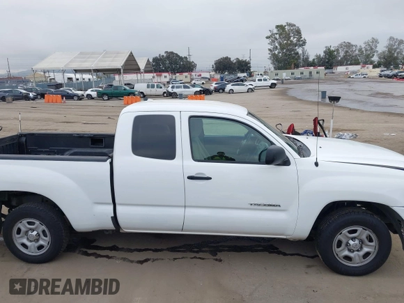 2010 Toyota Tacoma z VIN 5TETX4CN2AZ715385, wystawiony jako IAAI lot #42184905 z przebiegiem 209 078 mil mil oraz . Historia ofert i sprzedaży dostępna na DreamBid. Obrazek 13.