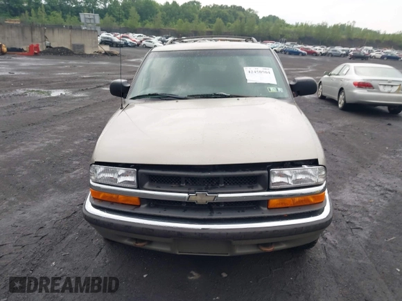 2000 Chevrolet Blazer LT with VIN 1GNDT13W9YK287456, listed as a IAAI auction lot 42450504 with 139,649 mi miles and . Bid and sale history available at DreamBid. Image 12.