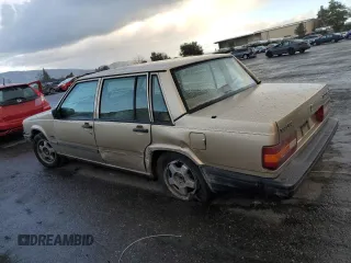 1991 Volvo 740 with VIN YV1FA8746M2513630, listed as a Copart auction lot 44464865 with 221,431 mi miles and Salvage Title. Bid and sale history available at carsss.com. Image 2.