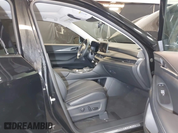 2025 Infiniti QX60 Luxe with VIN 5N1AL1FS8SC347471, listed as a IAAI auction lot 42505447 with 2,706 mi miles and . Bid and sale history available at DreamBid. Image 5.