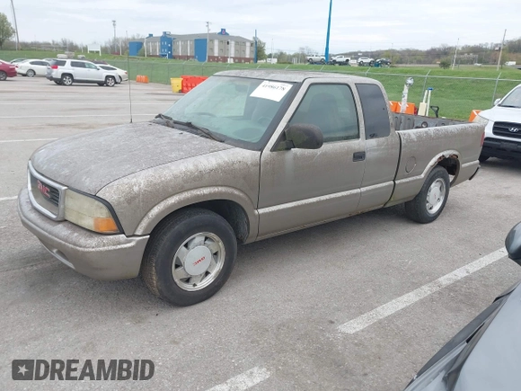 2003 GMC Sonoma SLS z VIN 1GTCS19X838182906, wystawiony jako IAAI lot #41986178 z przebiegiem Nie podano mil oraz . Historia ofert i sprzedaży dostępna na DreamBid. Obrazek 2.