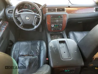 2010 Chevrolet Suburban LT with VIN 1GNUCJE08AR190304, listed as a Copart auction lot 89260035 with 291,342 mi miles and Salvage Title. Bid and sale history available at carsss.com. Image 8.