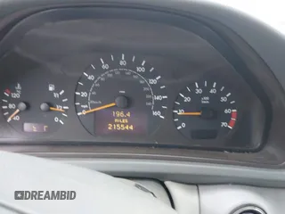 2001 Mercedes-Benz CLK 320 z VIN WDBLK65G81T083711, wystawiony jako IAAI lot #41197334 z przebiegiem 215 544 mil mil oraz . Historia ofert i sprzedaży dostępna na DreamBid. Obrazek 7.