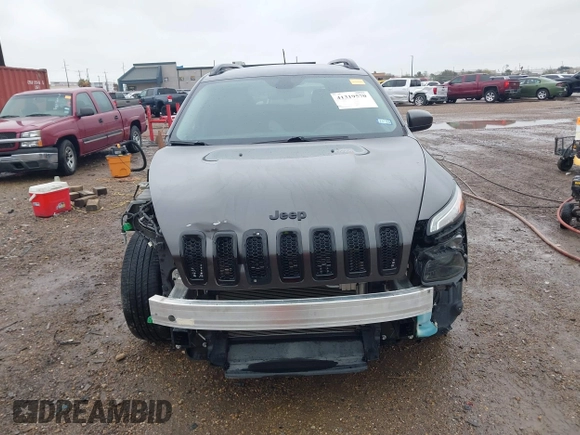 2018 Jeep Cherokee Latitude with VIN 1C4PJLCB6JD588989, listed as a IAAI auction lot 41319570 with 71,333 mi miles. Bid and sale history available at carsss.com. Image 13.