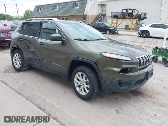 2016 Jeep Cherokee Latitude z VIN 1C4PJMCB6GW142747, wystawiony jako IAAI lot #42335016 z przebiegiem 95 085 mil mil oraz . Historia ofert i sprzedaży dostępna na DreamBid. Obrazek 1.