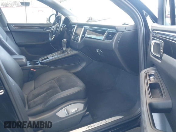 2015 Porsche Macan S with VIN WP1AB2A58FLB51761, listed as a IAAI auction lot 41881994 with 45,540 mi miles. Bid and sale history available at carsss.com. Image 5.
