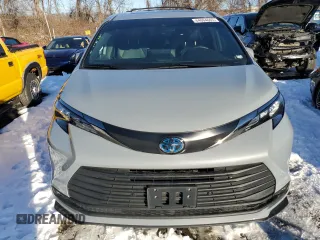 2022 Toyota Sienna XLE Woodland Edition with VIN 5TDASKFC5NS047766, listed as a Copart auction lot 44894665 with 58,862 mi miles and Salvage Title. Bid and sale history available at carsss.com. Image 5.