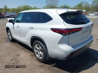 2022 Toyota Highlander LE with VIN 5TDBZRBH5NS580954, listed as a IAAI auction lot 42103401 with 40,391 mi miles and . Bid and sale history available at DreamBid. Image 3.