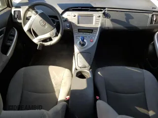 2013 Toyota Prius One z VIN JTDKN3DUXD5693466, wystawiony jako Copart lot #58001555 z przebiegiem 148 564 mil mil oraz Szkoda całkowita • Salvage title. Historia ofert i sprzedaży dostępna na DreamBid. Obrazek 8.