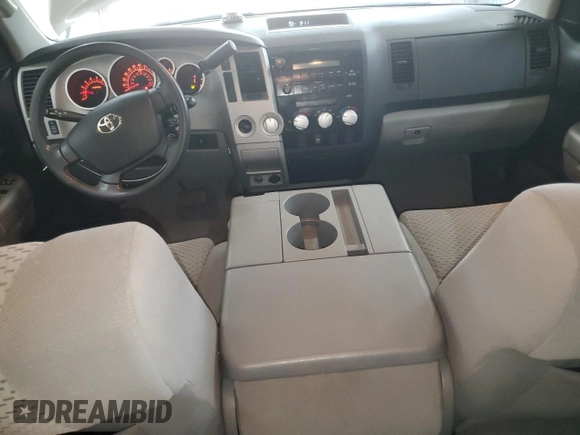 2009 Toyota Tundra z VIN 5TFBT54129X015491, wystawiony jako Copart lot #50884015 z przebiegiem 142 533 mil mil oraz Szkody całkowita. Historia ofert i sprzedaży dostępna na DreamBid. Obrazek 8.