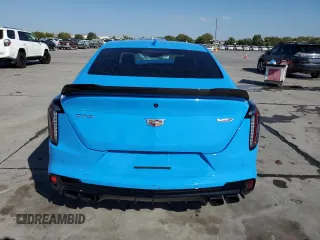 2022 Cadillac CT4-V Blackwing z VIN 1G6D65RP6N0460397, wystawiony jako Copart lot #77489664 z przebiegiem 6777 mil mil oraz Szkody całkowita. Historia ofert i sprzedaży dostępna na DreamBid. Obrazek 6.