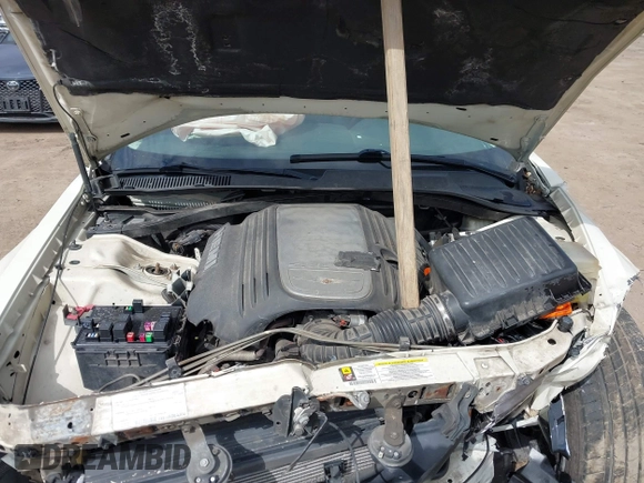 2008 Chrysler 300 C Hemi with VIN 2C3KA63HX8H260492, listed as a IAAI auction lot 41897779 with 0 mi miles. Bid and sale history available at carsss.com. Image 10.