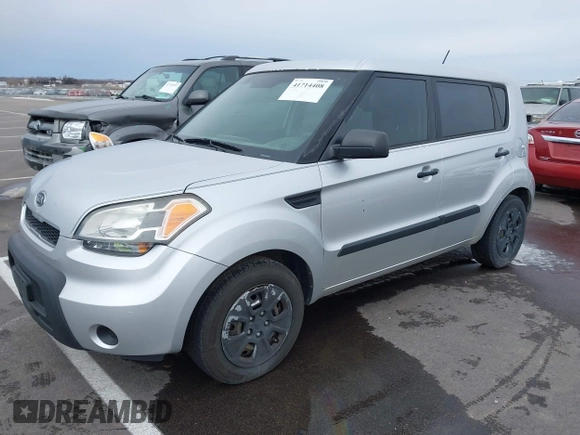 2011 Kia Soul with VIN KNDJT2A14B7318468, listed as a IAAI auction lot 41714408 with 208,425 mi miles. Bid and sale history available at carsss.com. Image 2.