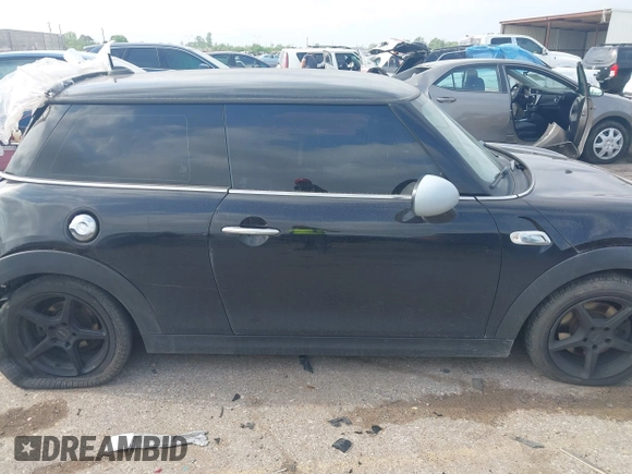 2019 MINI Hardtop Cooper S z VIN WMWXP7C56K2A49415, wystawiony jako IAAI lot #41952188 z przebiegiem 143 633 mil mil oraz . Historia ofert i sprzedaży dostępna na DreamBid. Obrazek 13.