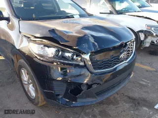 2019 Kia Sorento L with VIN 5XYPG4A39KG595292, listed as a IAAI auction lot 41262042 with 62,835 mi miles. Bid and sale history available at carsss.com. Image 6.