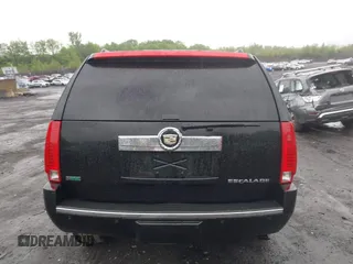 2012 Cadillac Escalade Luxury z VIN 1GYS4BEF1CR101807, wystawiony jako IAAI lot #42318114 z przebiegiem 209 071 mil mil oraz . Historia ofert i sprzedaży dostępna na DreamBid. Obrazek 16.