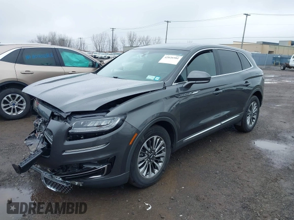 2019 Lincoln Nautilus Select z VIN 2LMPJ8K91KBL61745, wystawiony jako IAAI lot #42020381 z przebiegiem 20 080 mil mil oraz . Historia ofert i sprzedaży dostępna na DreamBid. Obrazek 17.