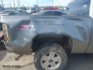 2007 Chevrolet Silverado 1500 LTZ with VIN 2GCEK13M071609477, listed as a IAAI auction lot 41042020 with 193,095 mi miles. Bid and sale history available at carsss.com. Image 18.