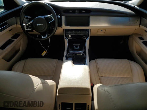 2018 Jaguar XF 30t Prestige with VIN SAJBK4GX4JCY73331, listed as a Copart auction lot 43069184 with 17,046 mi miles. Bid and sale history available at carsss.com. Image 8.