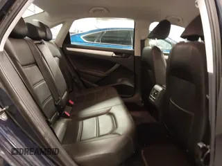 2013 Volkswagen Passat SE z VIN 1VWBP7A35DC095324, wystawiony jako IAAI lot #41970168 z przebiegiem 141 349 mil mil oraz . Historia ofert i sprzedaży dostępna na DreamBid. Obrazek 8.