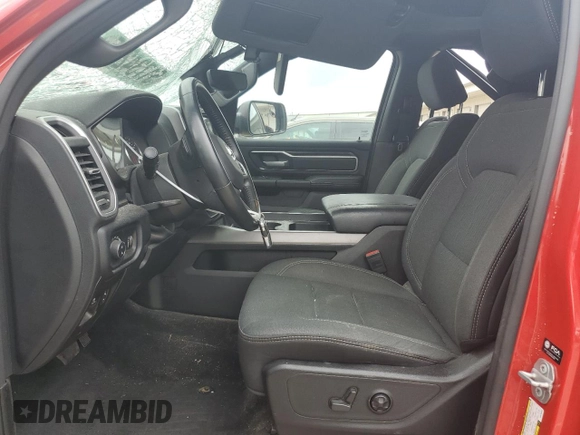 2021 Ram 1500 Big Horn z VIN 1C6SRFMT0MN796805, wystawiony jako Copart lot #51734255 z przebiegiem 83 877 mil mil oraz Szkoda całkowita • Salvage title. Historia ofert i sprzedaży dostępna na DreamBid. Obrazek 7.