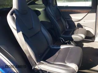2017 Tesla Model X 90D z VIN 5YJXCBE21HF076514, wystawiony jako IAAI lot #41559020 z przebiegiem 108 573 mil mil oraz . Historia ofert i sprzedaży dostępna na DreamBid. Obrazek 8.