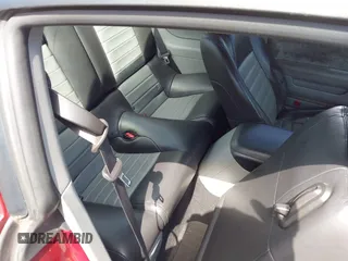 2008 Ford Mustang GT Deluxe z VIN 1ZVHT82H885111628, wystawiony jako IAAI lot #42522595 z przebiegiem 98 043 mil mil oraz . Historia ofert i sprzedaży dostępna na DreamBid. Obrazek 8.