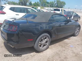 2014 Ford Mustang V6 с VIN 1ZVBP8EM5E5243910, выставлен на аукционе IAAI как лот 42648737 с пробегом 251 987 миль миль и . История ставок и продаж доступна на DreamBid. Изображение 4.