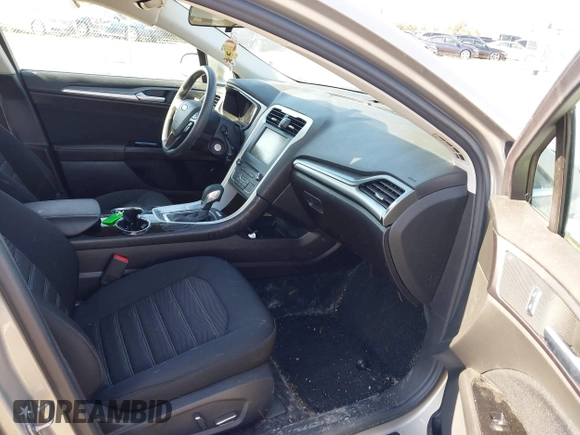 2016 Ford Fusion SE with VIN 3FA6P0HD0GR206464, listed as a IAAI auction lot 41756072 with 29,572 mi miles and . Bid and sale history available at carsss.com. Image 5.