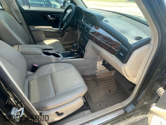 2010 Mercedes-Benz GLK 350 with VIN WDCGG8HB1AF327305, listed as a Copart auction lot 55882335 with 119,963 mi miles and Clean Title. Bid and sale history available at DreamBid. Image 5.