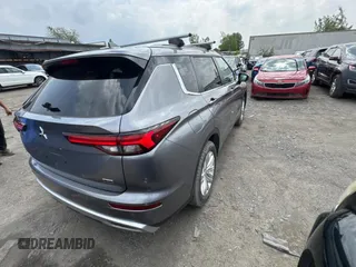 2022 Mitsubishi Outlander SE with VIN JA4J4UA8XNZ609470, listed as a Copart auction lot 62292685 with 23,321 mi miles and Clean title. Bid and sale history available at DreamBid. Image 4.