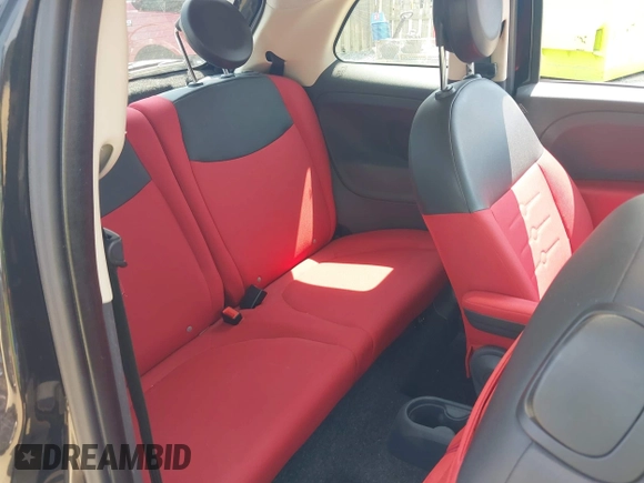 2012 FIAT 500 Pop z VIN 3C3CFFAR1CT370252, wystawiony jako IAAI lot #42424497 z przebiegiem 35 191 mil mil oraz . Historia ofert i sprzedaży dostępna na DreamBid. Obrazek 8.