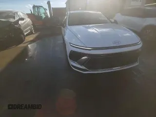 2024 Hyundai Sonata SEL z VIN KMHL64JA5RA376500, wystawiony jako Copart lot #42201915 z przebiegiem 12 958 mil mil oraz Szkoda całkowita • Salvage title. Historia ofert i sprzedaży dostępna na DreamBid. Obrazek 13.