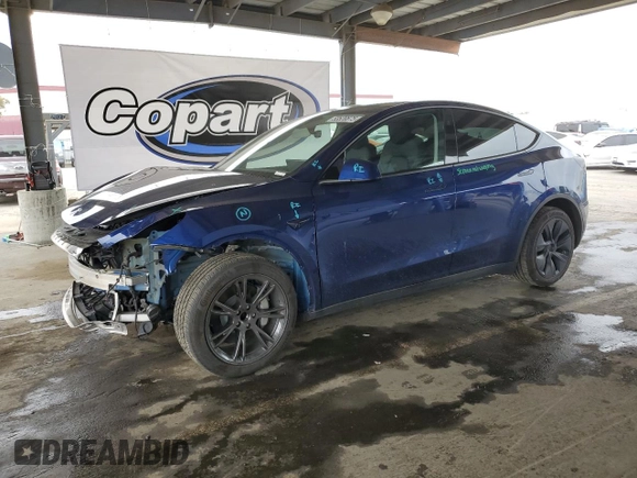 2024 Tesla Model Y с VIN 7SAYGDED2RF119770, выставлен на аукционе Copart как лот 53520875 с пробегом 6 712 миль миль и Списание • Salvage title. История ставок и продаж доступна на DreamBid. Изображение 1.