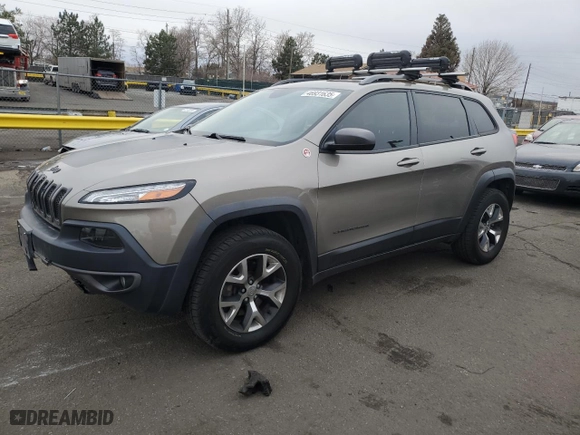 2017 Jeep Cherokee Trailhawk with VIN 1C4PJMBS9HW584747, listed as a Copart auction lot 46931635 with 87,438 mi miles and Salvage Title. Bid and sale history available at carsss.com. Image 1.