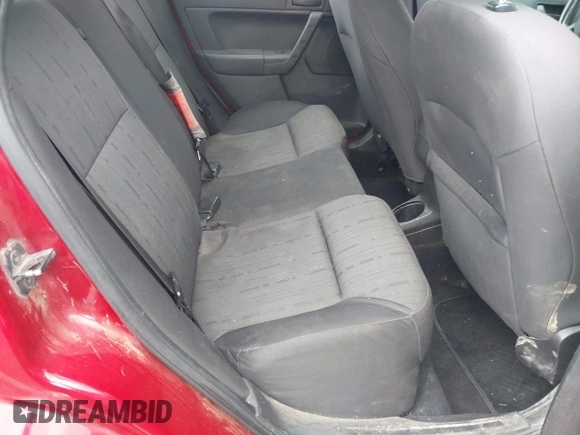 2011 Ford Focus SE with VIN 1FAHP3FN2BW102618, listed as a IAAI auction lot 42111330 with 273,013 mi miles. Bid and sale history available at carsss.com. Image 8.