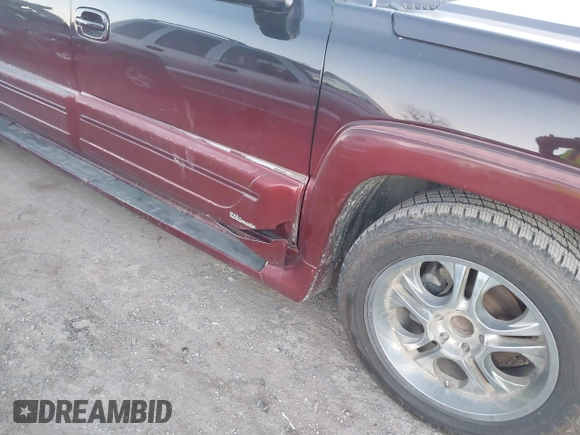 2005 Chevrolet Silverado 1500 LS z VIN 2GCEC13T751334286, wystawiony jako IAAI lot #41183917 z przebiegiem 229 192 mil mil oraz . Historia ofert i sprzedaży dostępna na DreamBid. Obrazek 13.